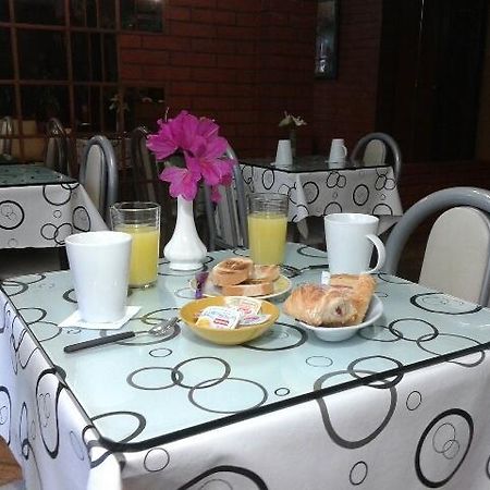 Hotel Colonial Buenos Aires Esterno foto